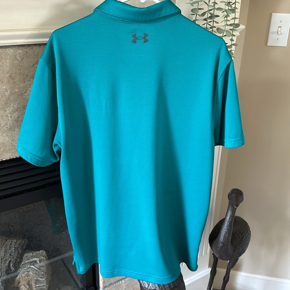 Under Armour Polo. Like new condition! - Picture 3 of 4